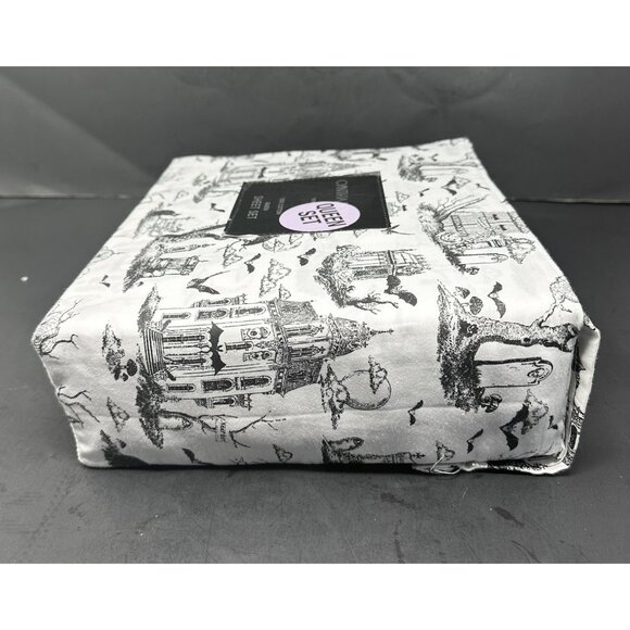 CYNTHIA ROWLEY QUEEN SHEET SET Halloween Toile Haunted House Cemetery Bats NEW - Picture 4 of 7
